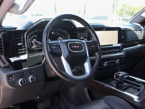 Used 2023 GMC Sierra 1500 SLT w/ SLT Premium Package AWD/4WD image 25