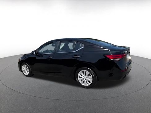 Used 2025 Nissan Sentra S FWD image 9