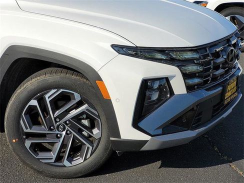 New 2025 Hyundai Tucson Limited image 3