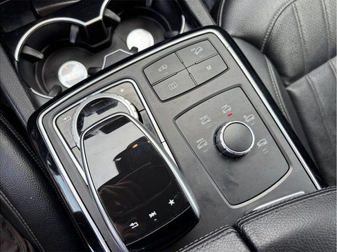 Used 2018 Mercedes-Benz GLS 450 4MATIC image 32
