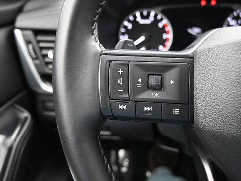 Used 2025 Nissan Rogue SV AWD/4WD image 15
