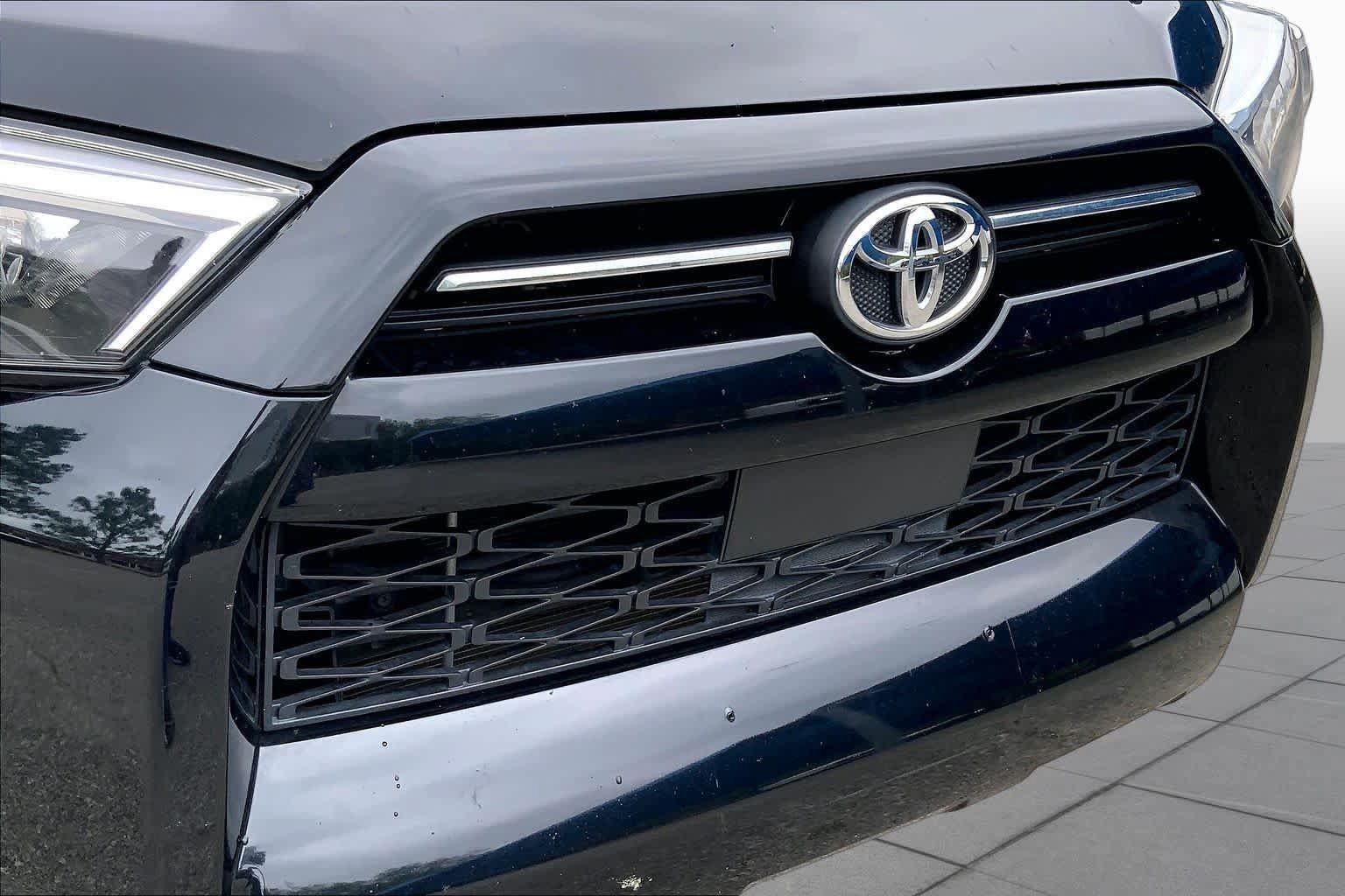 Used 2021 Toyota 4Runner SR5 RWD image 30