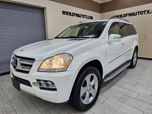 Used 2011 Mercedes-Benz GL 450 4MATIC image 2