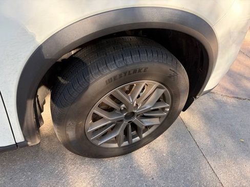 Used 2024 Nissan Rogue S AWD/4WD image 11