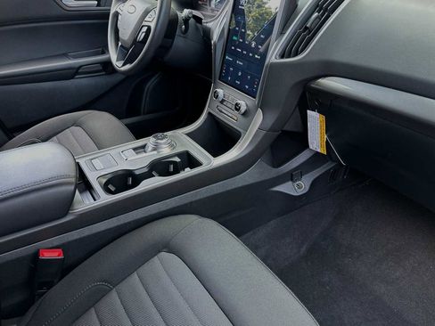 New 2024 Ford Edge SE w/ Black Appearance Package image 13