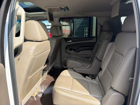 Used 2017 Chevrolet Suburban Premier AWD/4WD image 27