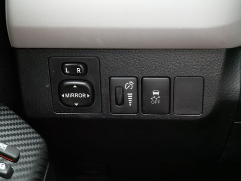 Used 2013 Toyota RAV4 LE AWD/4WD image 27