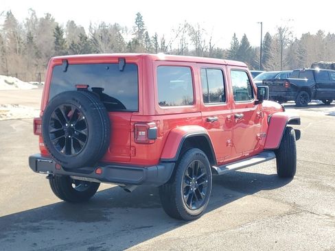 Used 2025 Jeep Wrangler Unlimited Sahara image 2