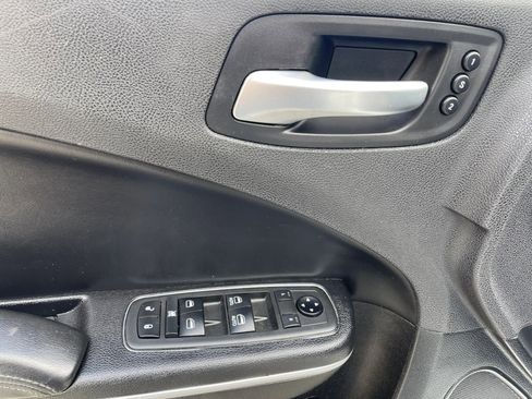 Used 2019 Dodge Charger SXT w/ Leather Interior Group RWD image 19