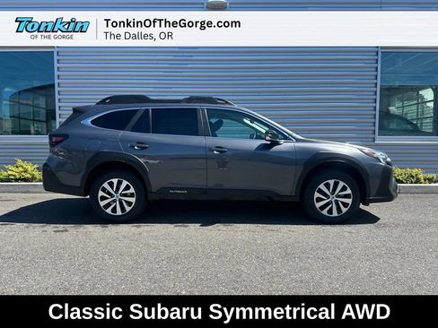 Used 2024 Subaru Outback Premium AWD/4WD image 2