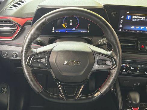 Used 2025 Chevrolet TrailBlazer RS w/ Convenience Package FWD image 4