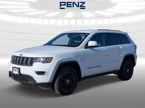 Used 2022 Jeep Grand Cherokee Laredo E w/ Security & Convenience Group AWD/4WD image 3