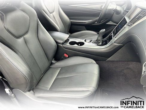 Used 2019 INFINITI Q60 3.0t Luxe w/ Essential Package image 12