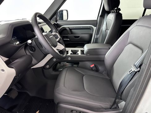 New 2026 Land Rover Defender 110 X-Dynamic SE AWD/4WD image 4