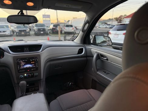 Used 2015 Chevrolet Traverse LS image 25