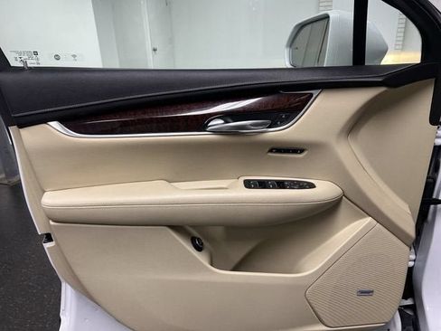 Used 2019 Cadillac XT5 Luxury FWD image 22
