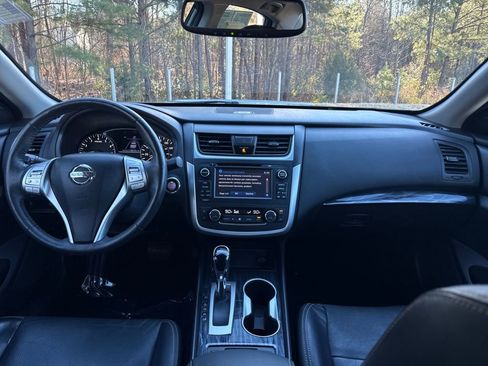 Used 2016 Nissan Altima 2.5 SL w/ 2.5 Technology w/LED Package image 16