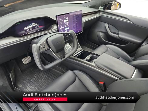 Used 2022 Tesla Model S Plaid image 1