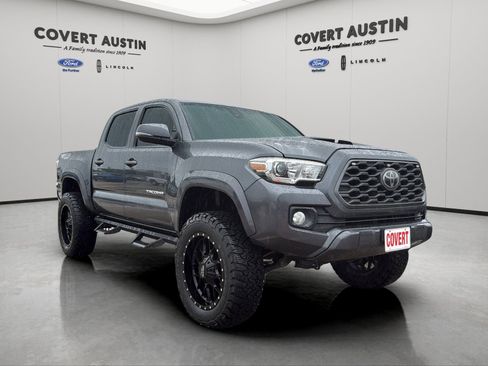 Used 2020 Toyota Tacoma TRD Sport AWD/4WD image 7