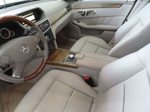 Used 2011 Mercedes-Benz E 350 Sedan image 21