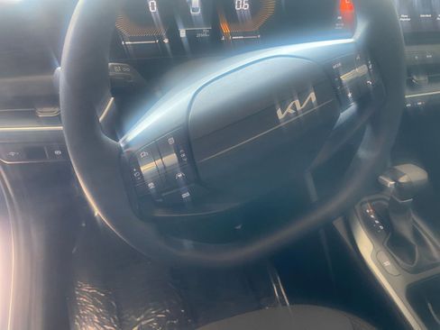 Used 2025 Kia K4 LXS image 29