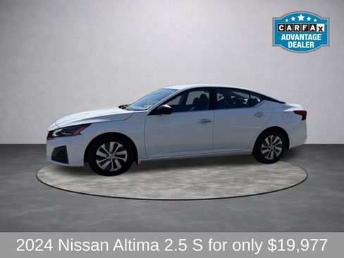 Used 2024 Nissan Altima 2.5 S FWD image 8