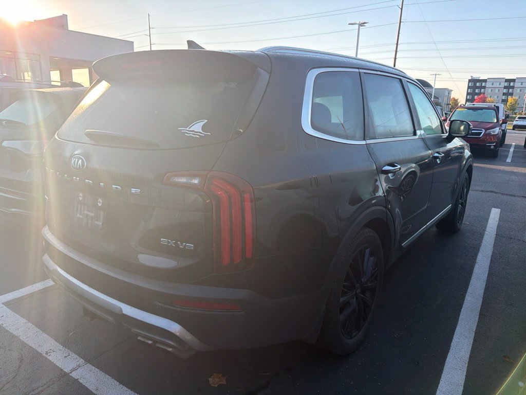 Used 2021 Kia Telluride SX w/ Towing Package AWD/4WD image 3