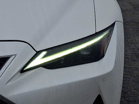 Used 2021 Lexus IS 300 w/ Comfort Package RWD image 9