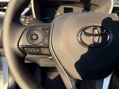Used 2025 Toyota Corolla Hatchback FWD image 28