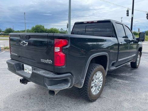 Used 2024 Chevrolet Silverado 2500 High Country w/ Technology Package AWD/4WD image 3