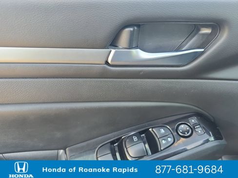 Used 2023 Nissan Altima 2.5 SV FWD image 11