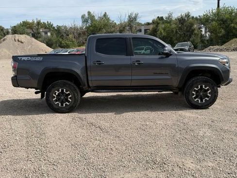 Used 2022 Toyota Tacoma TRD Off-Road w/ Technology Package AWD/4WD image 6
