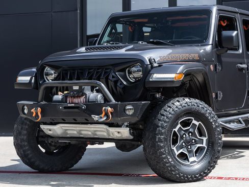 Used 2021 Jeep Gladiator Mojave AWD/4WD image 3