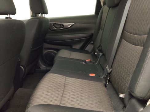 Used 2020 Nissan Rogue S image 18