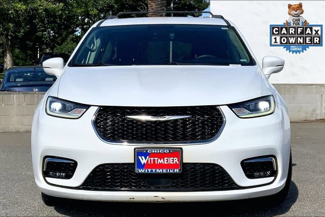 Used 2022 Chrysler Pacifica Touring-L FWD image 3