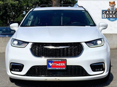 Used 2022 Chrysler Pacifica Touring-L FWD image 3