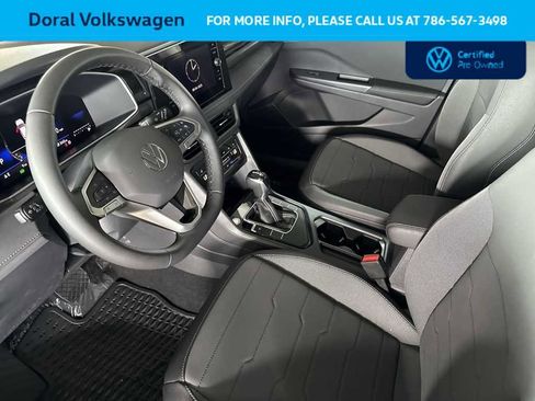 Used 2025 Volkswagen Taos SE FWD image 13