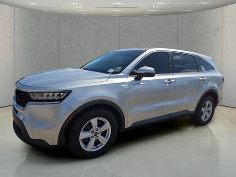 Used 2021 Kia Sorento LX FWD image 9
