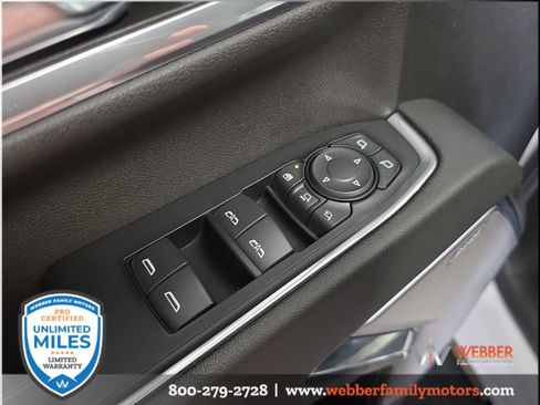 Used 2024 Chevrolet Silverado 3500 High Country w/ High Country Premium Package AWD/4WD image 23