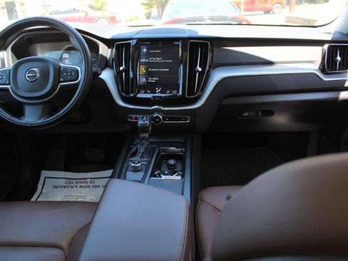 Used 2018 Volvo XC60 T5 Momentum w/ Vision Package AWD/4WD image 36