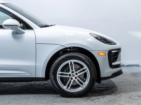 Certified 2026 Porsche Macan AWD/4WD image 12
