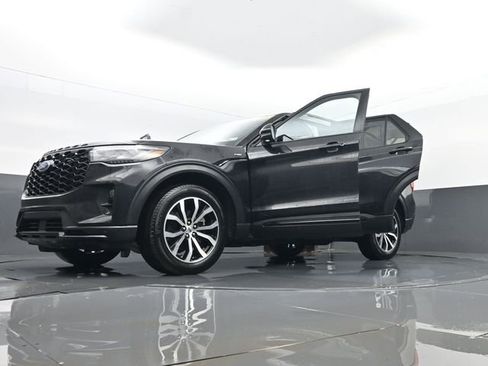 Used 2025 Ford Explorer ST-Line AWD/4WD image 36