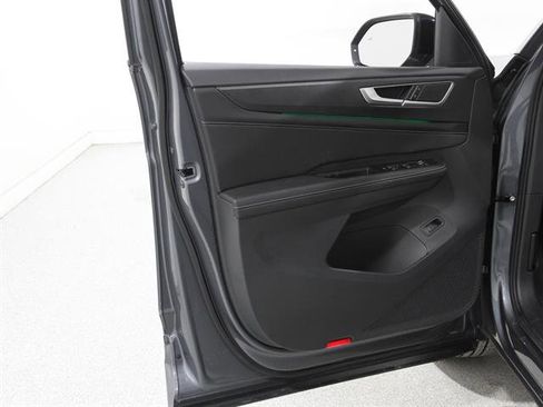 Certified 2025 Volkswagen Atlas Cross Sport SEL R-Line image 4