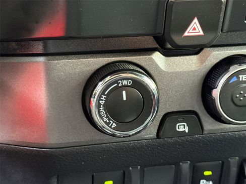 Used 2022 Toyota Tacoma TRD Pro AWD/4WD image 31