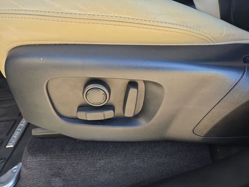 Used 2021 Land Rover Range Rover Sport HST image 16