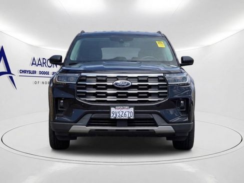 Used 2025 Ford Explorer Active w/ Active Comfort Package RWD image 9