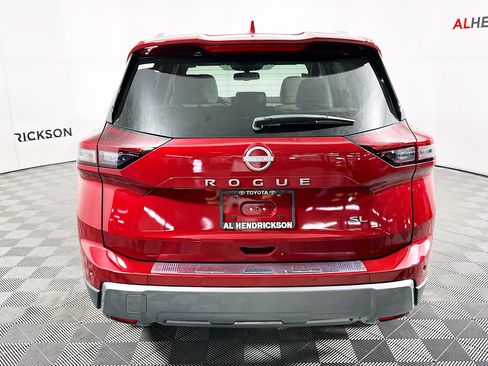 Used 2025 Nissan Rogue SL image 4