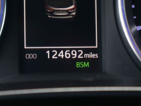 Used 2019 Toyota Highlander XLE image 23