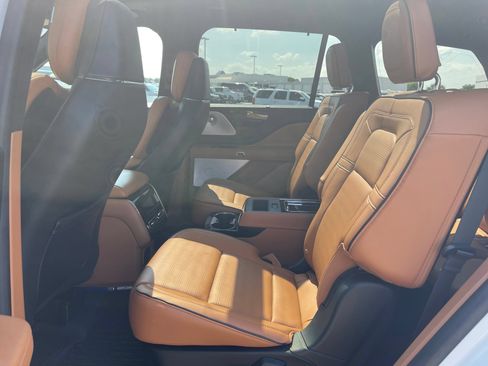 Used 2023 Lincoln Aviator Black Label w/ Dynamic Handling Package AWD/4WD image 14