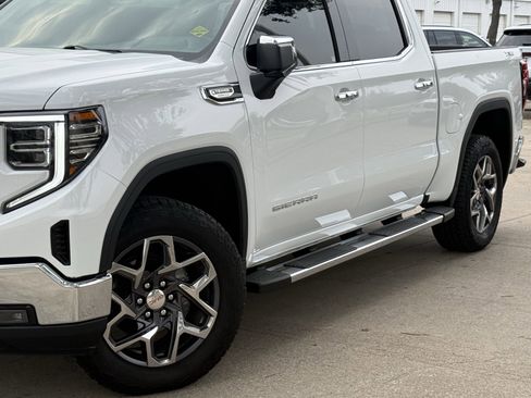 Used 2026 GMC Sierra 1500 SLT image 11
